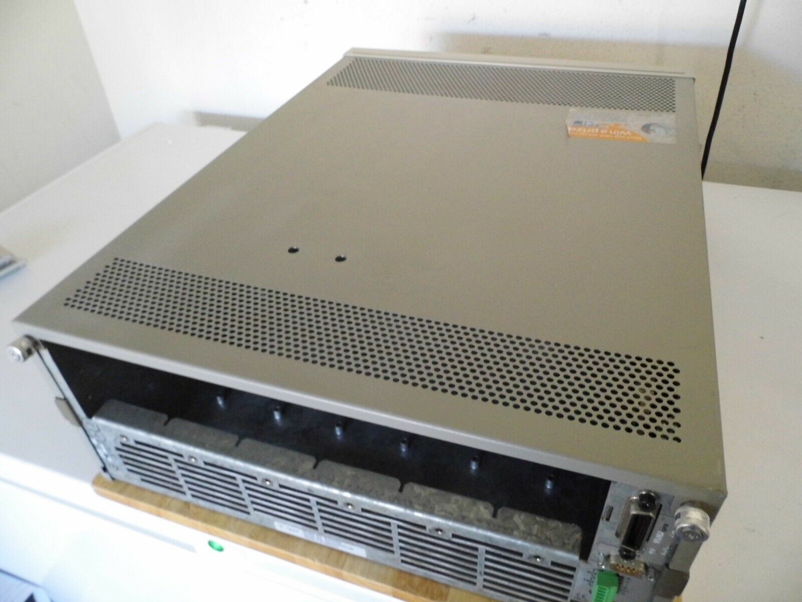 Agilent N3300A DC Electronic Load Mainframe Agilent N3300A DC Electronic Load Mainframe